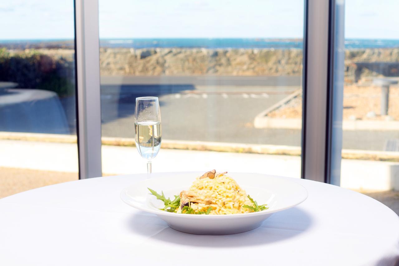 Driftwood Inn Saint Saviour 레스토랑 사진