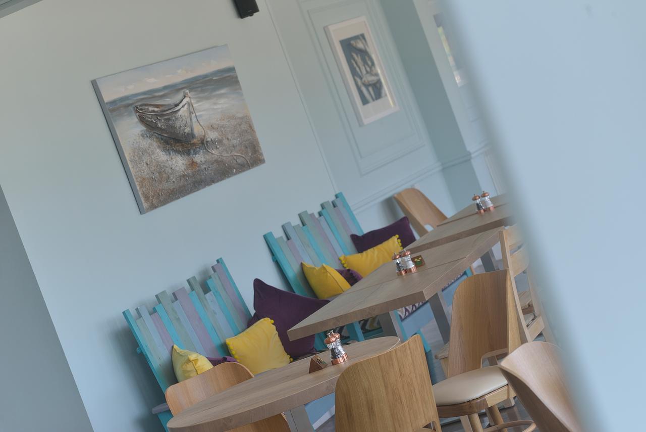 Driftwood Inn Saint Saviour 레스토랑 사진